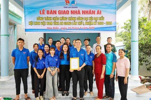 Tỉnh đoàn An Giang bàn giao nhà Nhân ái cho thanh niên xã Hòa Điền