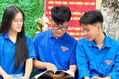 Sĩ tử cần làm gì để giữ sức khỏe và giảm áp lực trong những ngày thi tốt nghiệp THPT?