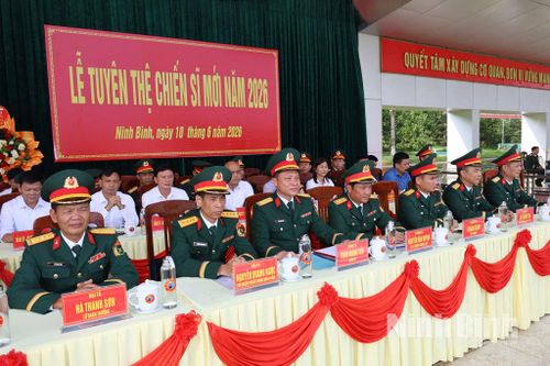 Lữ đoàn Phòng không 241 tổ chức Lễ tuyên thệ chiến sĩ mới 2026