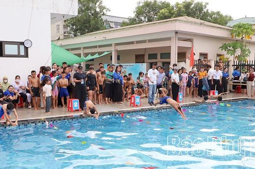 Khai mạc Giải bơi 'Đường đua xanh' thiếu niên, nhi đồng tỉnh Phú Thọ năm 2026