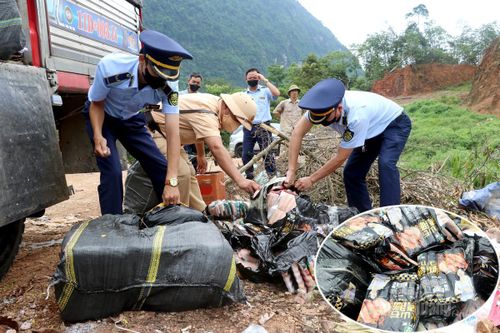 Tiêu hủy 700kg lạp xưởng không rõ nguồn gốc