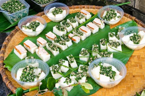Bánh đúc nhân thịt băm lá hẹ - hương vị quê nơi miền biên viễn