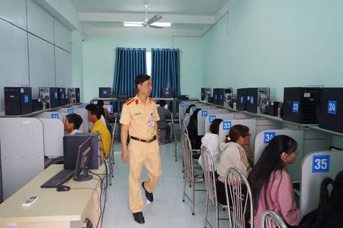 Đề xuất tăng mạnh câu hỏi thi lý thuyết cấp giấy phép lái xe, chống học mẹo