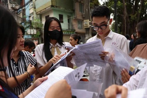 27 thí sinh bị đình chỉ thi trong ngày đầu thi tốt nghiệp trung học phổ thông