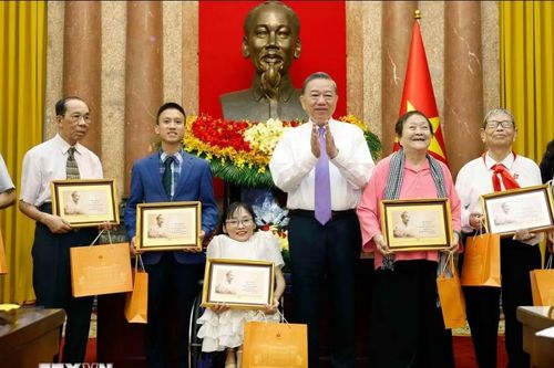 Tổng Bí thư, Chủ tịch nước Tô Lâm: Một việc tử tế hôm nay là biểu hiện sinh động của thi đua ái quốc