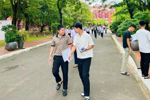 Gợi ý đáp án môn Ngữ Văn thi tốt nghiệp THPT 2026