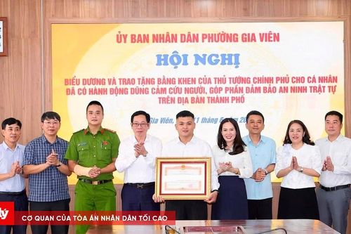 Tặng Bằng khen của Thủ tướng cho công dân dũng cảm cứu người