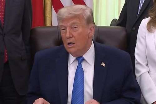 Ông Trump tuyên bố không gia hạn hiệp định thương mại với Canada và Mexico