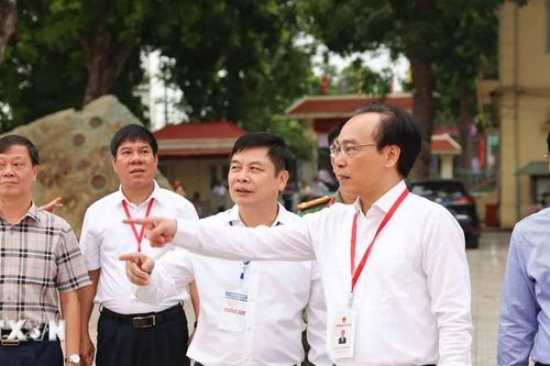 Bộ Giáo dục và Đào tạo kiểm tra công tác thi tốt nghiệp tại Hưng Yên, Cần Thơ
