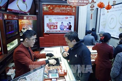 Giá vàng hôm nay 11/6: Vàng SJC lùi về sát mốc 130 triệu đồng/lượng