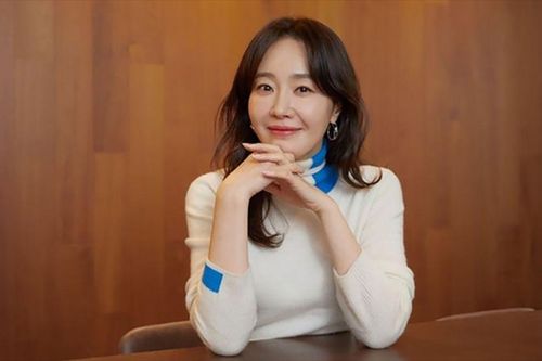 Uhm Ji Won cập nhật tình trạng sức khỏe sau ca phẫu thuật gãy mắt cá chân