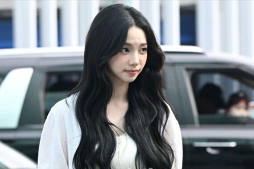 Karina tiết lộ lý do thực sự đằng sau biểu cảm cau có ở sân bay, hóa ra là vì sự cố ngoài ý muốn