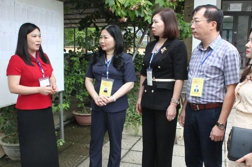 Phó Chủ tịch UBND tỉnh Vũ Thị Hiền Hạnh kiểm tra công tác tổ chức Kỳ thi tốt nghiệp THPT năm 2026 tại xã Trấn Yên và phường Yên Bái