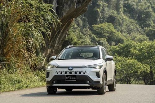 Ô tô Việt tăng tốc phục hồi, xe hybrid bùng nổ doanh số