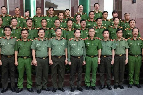 Chuyển đổi tư duy đào tạo từ đủ bằng cấp sang làm được việc