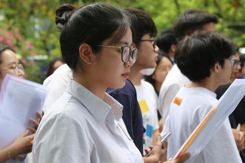 Giáo viên dự đoán phổ điểm trung bình môn Ngữ văn thi tốt nghiệp trung học phổ thông năm 2026 từ 7,5-8,5
