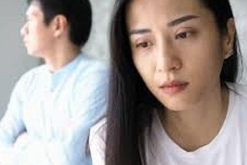 Một ký hiệu lạ trên giấy tờ công việc đã phơi bày cuộc ngoại tình của chồng tôi