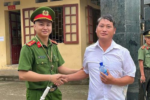 Bí thư Chi bộ 36 tuổi ở Lào Cai đi thi tốt nghiệp THPT