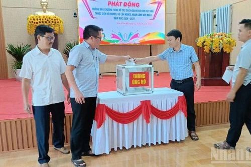 Xã miền núi Sơn Cẩm Hà phát động ủng hộ hỗ trợ sách giáo khoa cho học sinh nghèo