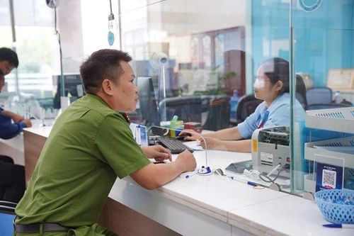 Cán bộ công an xã Mường Chà trả lại gần 500 triệu đồng chuyển nhầm