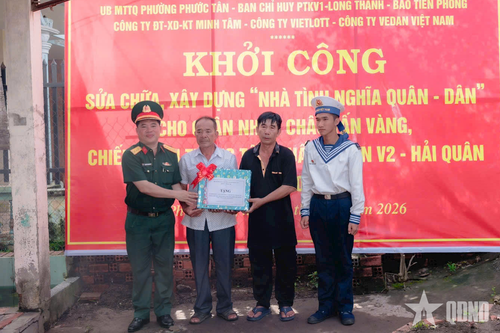 Ban CHQS phường Phước Tân sửa chữa 'Nhà tình nghĩa quân - dân'