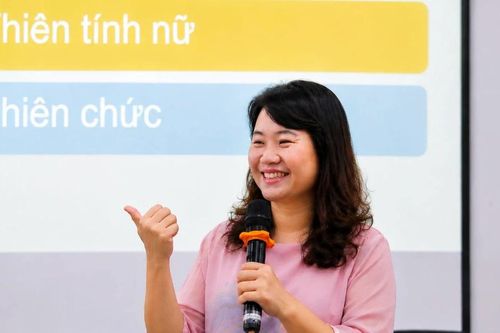 Khi ngôn ngữ định hình 'định kiến giới'