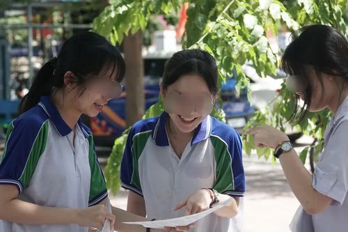 Khánh Hòa: 3 thí sinh bị đình chỉ thi vì sử dụng điện thoại