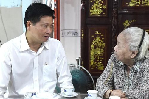 Lãnh đạo TPHCM thăm, chúc thọ người cao tuổi tiêu biểu