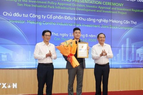 Cần Thơ trao chủ trương đầu tư 2 khu công nghiệp gần 7.000 tỷ đồng