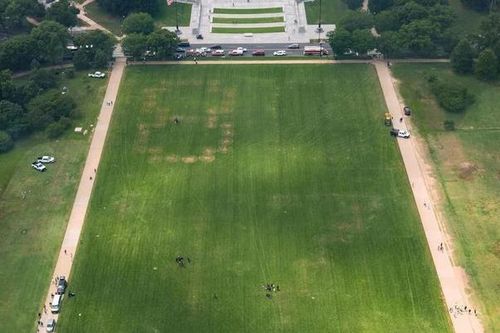 Mỹ điều tra dãy số 8647 xuất hiện trên bãi cỏ công viên National Mall