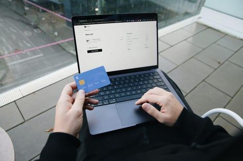 Trang web ảo giúp người trẻ Hàn Quốc kiềm chế cơn 'nghiện' mua sắm