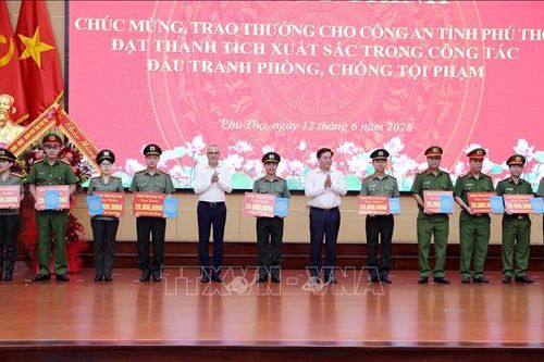 Khen thưởng lực lượng Công an đấu tranh hiệu quả với tội phạm công nghệ cao
