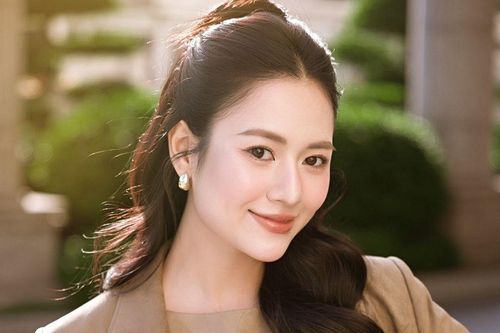 Diễn viên Việt Hoa tái xuất phim giờ vàng hậu đám cưới