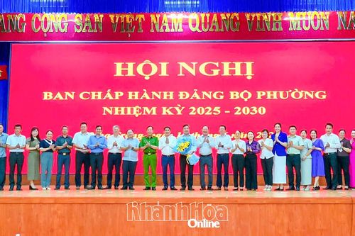 Ban Chấp hành Đảng bộ phường Nha Trang thống nhất bầu ông Trần Xuân Tây giữ chức vụ Bí thư Đảng ủy phường
