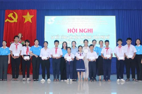 Cụm thi đua Hội Liên hiệp Phụ nữ các phường phía bắc sơ kết công tác hội và phong trào phụ nữ