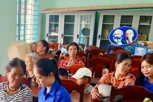 Ðưa kỹ năng số đến với vùng đồng bào