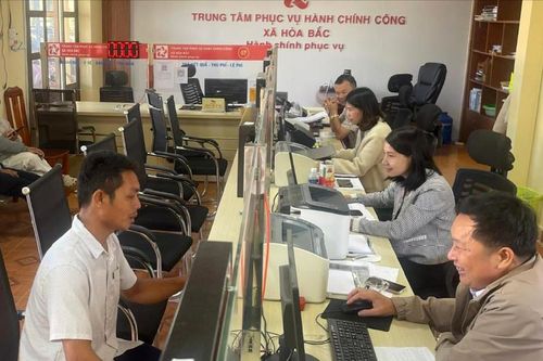 Dịch vụ công về tận thôn, buôn