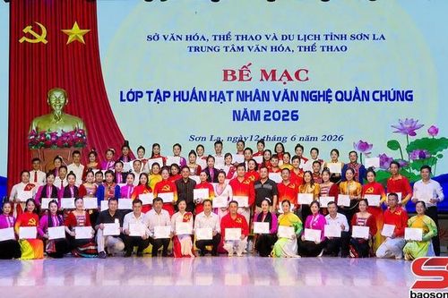 Bế mạc lớp tập huấn hạt nhân văn nghệ quần chúng năm 2026