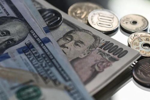 Tỷ giá ngoại tệ ngày 12/6: USD trên mốc 26.400 đồng, yên Nhật bán ra 168,30 đồng