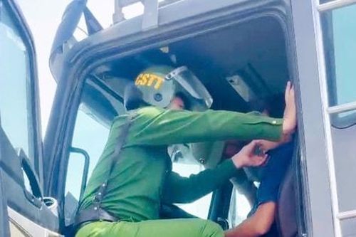 Nghĩa cử đẹp của chiến sĩ Công an Thủ đô
