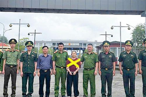 Danh tính 'nữ quái' mang 4 tiền án, giở chiêu trò sinh liền 7 con để trốn thi hành án