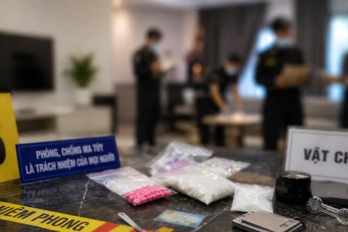 Phiên dịch viên thuê căn hộ hạng sang để tổ chức sử dụng ma túy