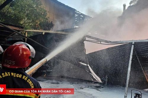 Khống chế đám cháy tại nhà máy xử lý chất thải