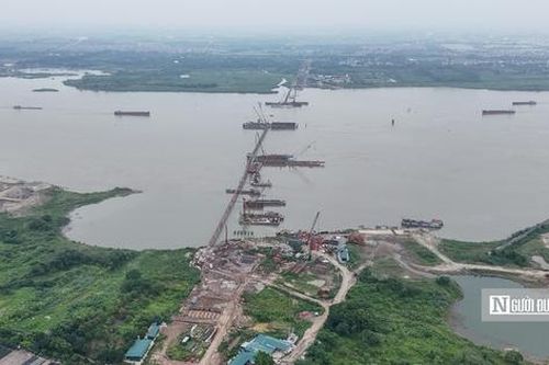 Hà Nội: Hình hài cầu vượt sông Hồng trị giá hơn 7.000 tỷ đồng sau 9 tháng