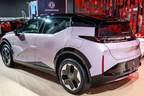 SUV hạng C thiết kế thể thao, công suất 489 mã lực, giá hơn 1 tỷ đồng