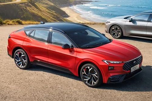 Ford giới thiệu xe hơi động cơ hybrid, công suất 308 mã lực, giá hơn 800 triệu đồng