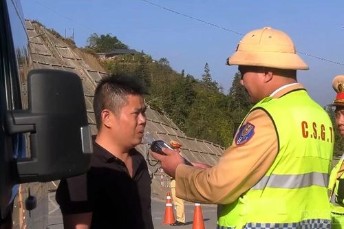 An toàn giao thông trong kinh doanh vận tải: Bắt đầu từ ý thức người cầm lái