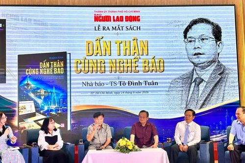 Nhà báo Tô Đình Tuân ra mắt ấn phẩm 'Dấn thân cùng nghề báo'