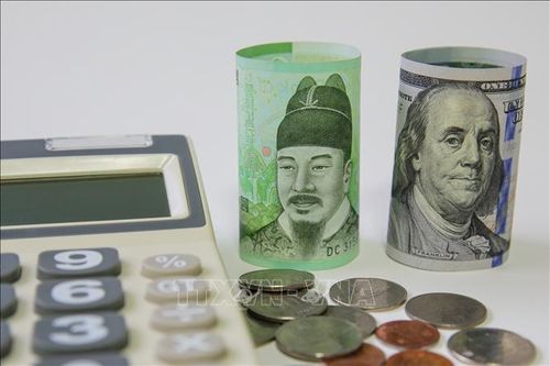 Nhiều nước châu Á căng mình chống đỡ đà mất giá nội tệ