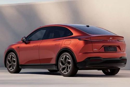 Xe gầm cao hạng D công suất 462 mã lực, trang bị tiên tiến, giá từ 750 triệu đồng